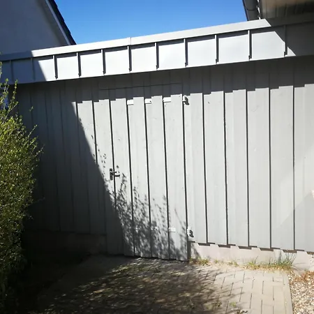 Nini * Burghæby